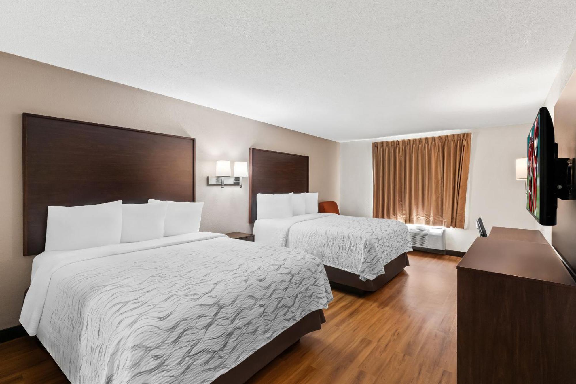 Hotel Red Roof Plus+ & Atlanta Airport South 2*